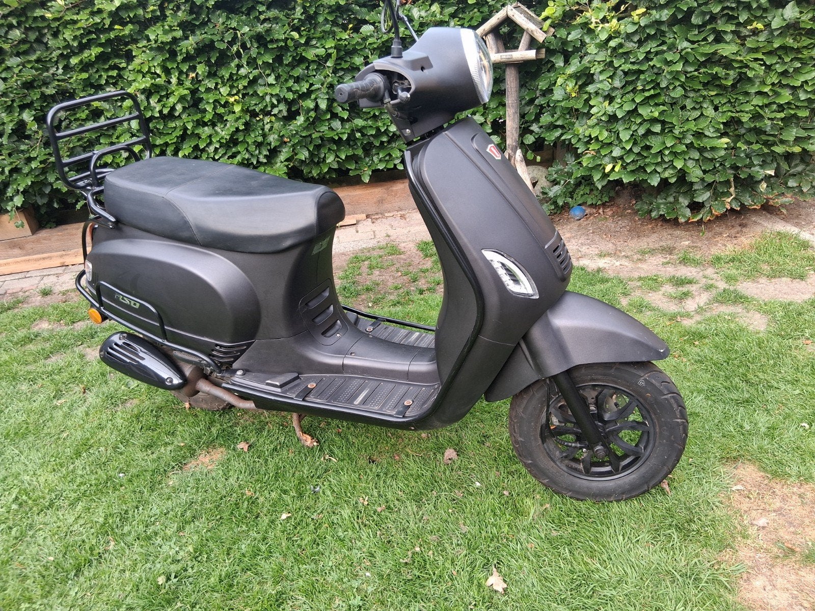 Nog zeer nette scooter, Ophalen, Zo goed als nieuw, Benzine