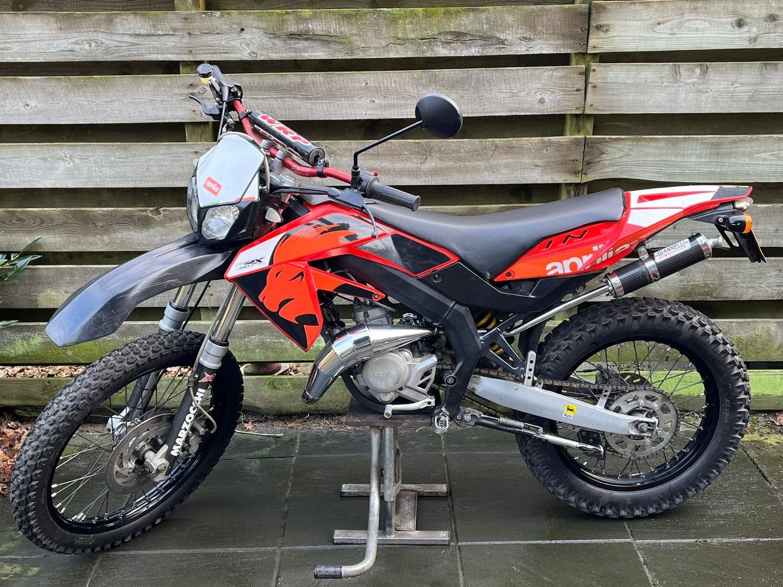 Aprilia RX50 red lion, Fietsen en Brommers, Brommers | Derbi, Ophalen, 6 versnellingen, 50 cc