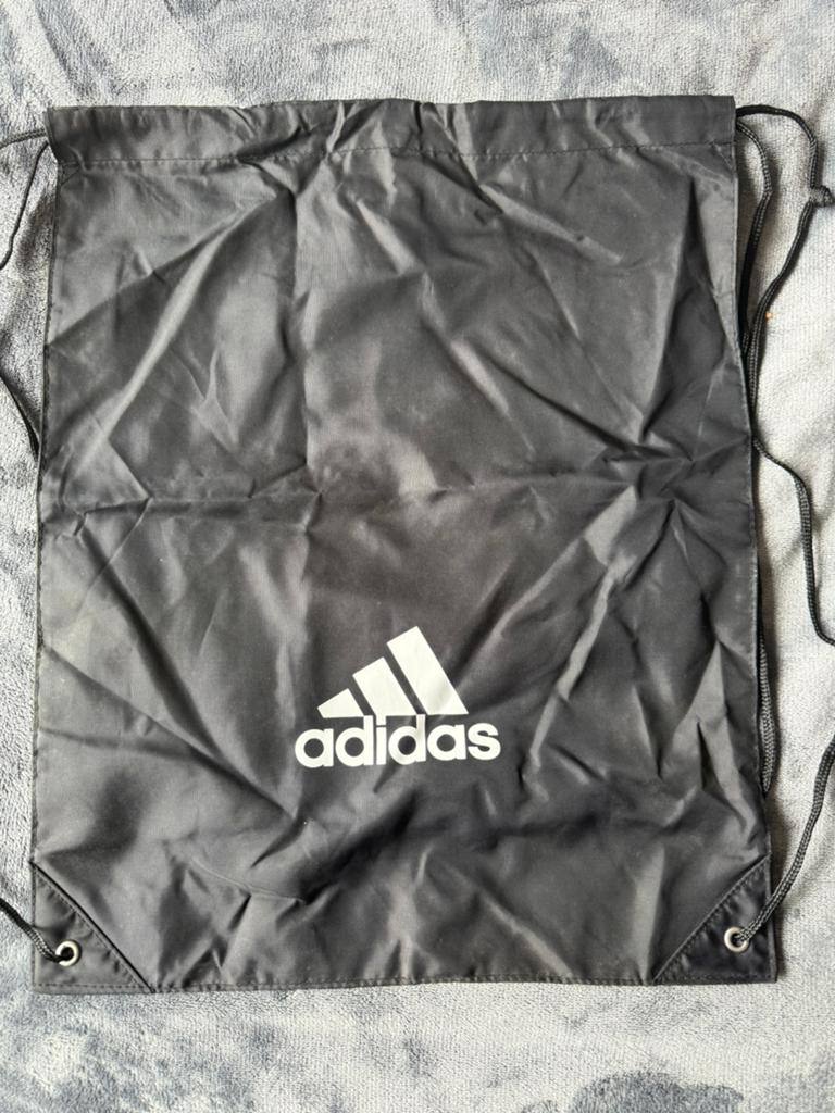Adidas rugzakje - Zwart met witte opdruk (35x45 cm), Sieraden, Tassen en Uiterlijk, Tassen | Reistassen en Weekendtassen, 40 tot 60 cm