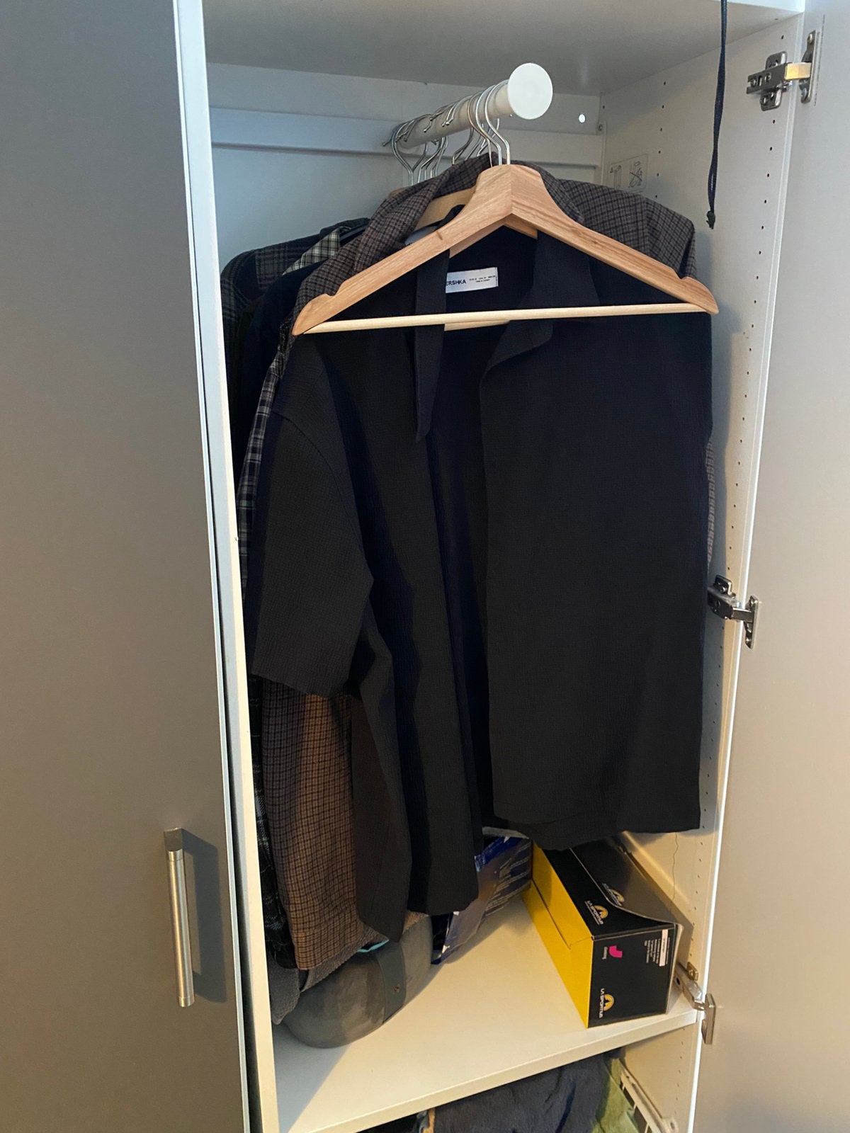 Foto 4 van Kledingkast / Wardrobe / Closet (GRATIS)
