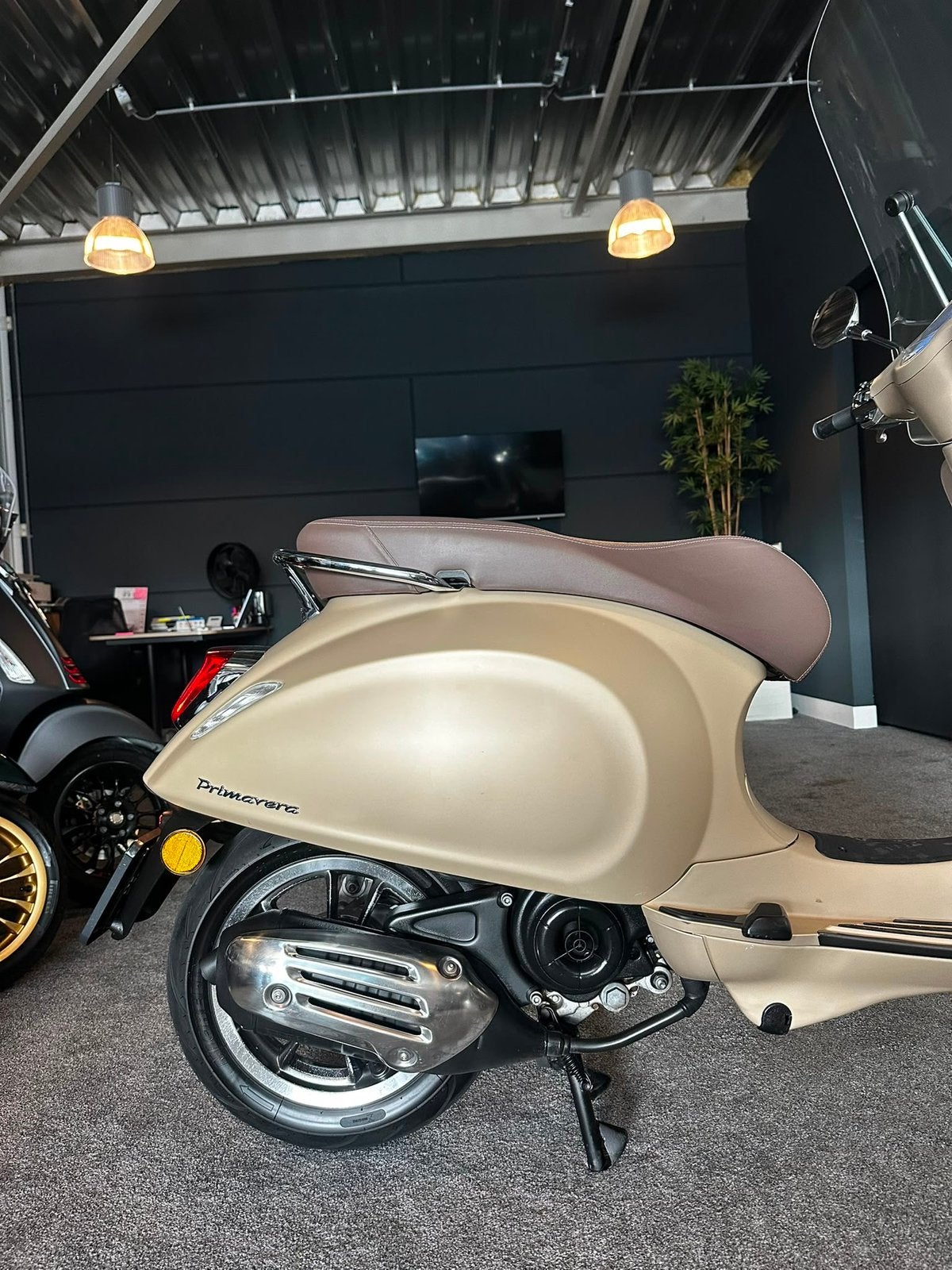 Vespa Primavera 50S | Limited edition | Garantie | 8000km, Ophalen, Overige modellen, Zo goed als nieuw, Benzine