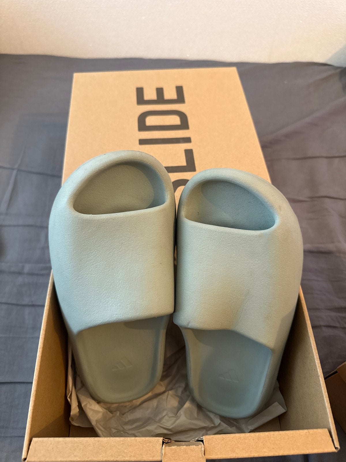 Adidas Yeezy Slide Azure - Maat 39 (valt als 37), Ophalen of Verzenden, Gedragen, Blauw, Slippers