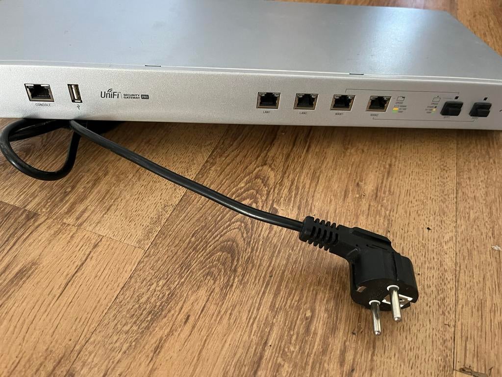 Ubiquiti USG Pro 4 Router - Beveiligingsgateway, Ophalen of Verzenden, Gebruikt, Router