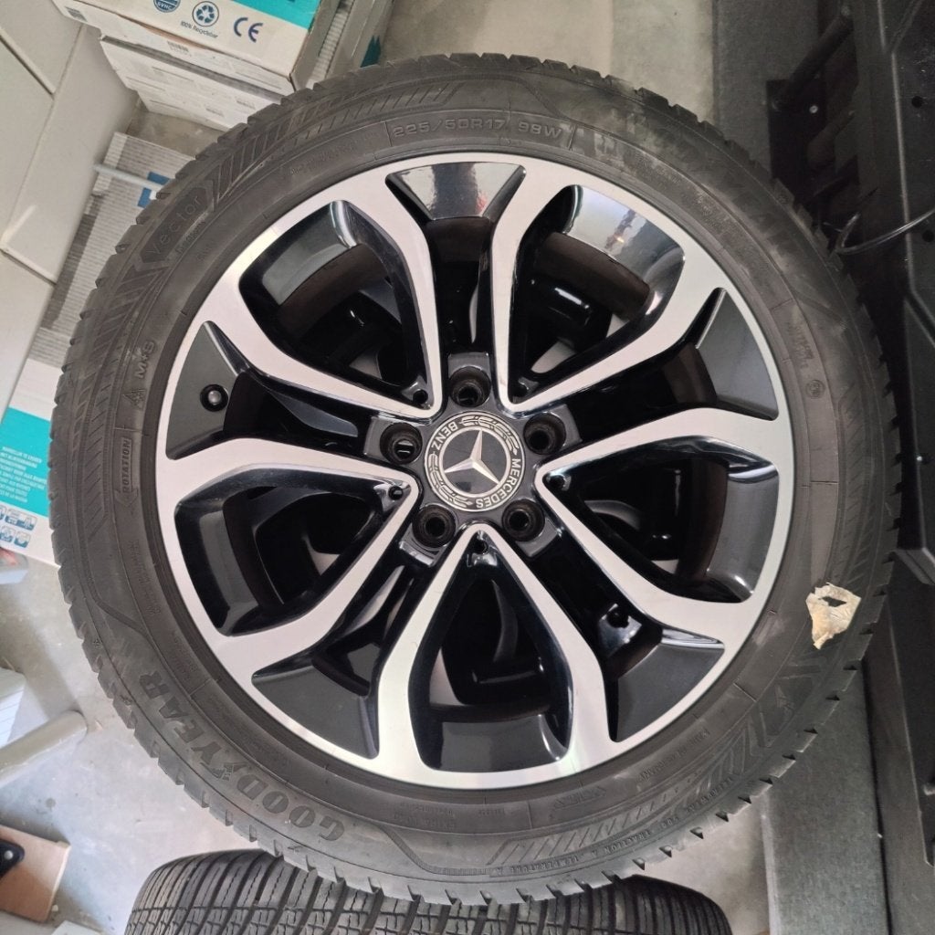 Mercedes 17 inch velgen + Goodyear Vector 4-Seasons banden, Ophalen, Gebruikt, Banden en Velgen, 17 inch
