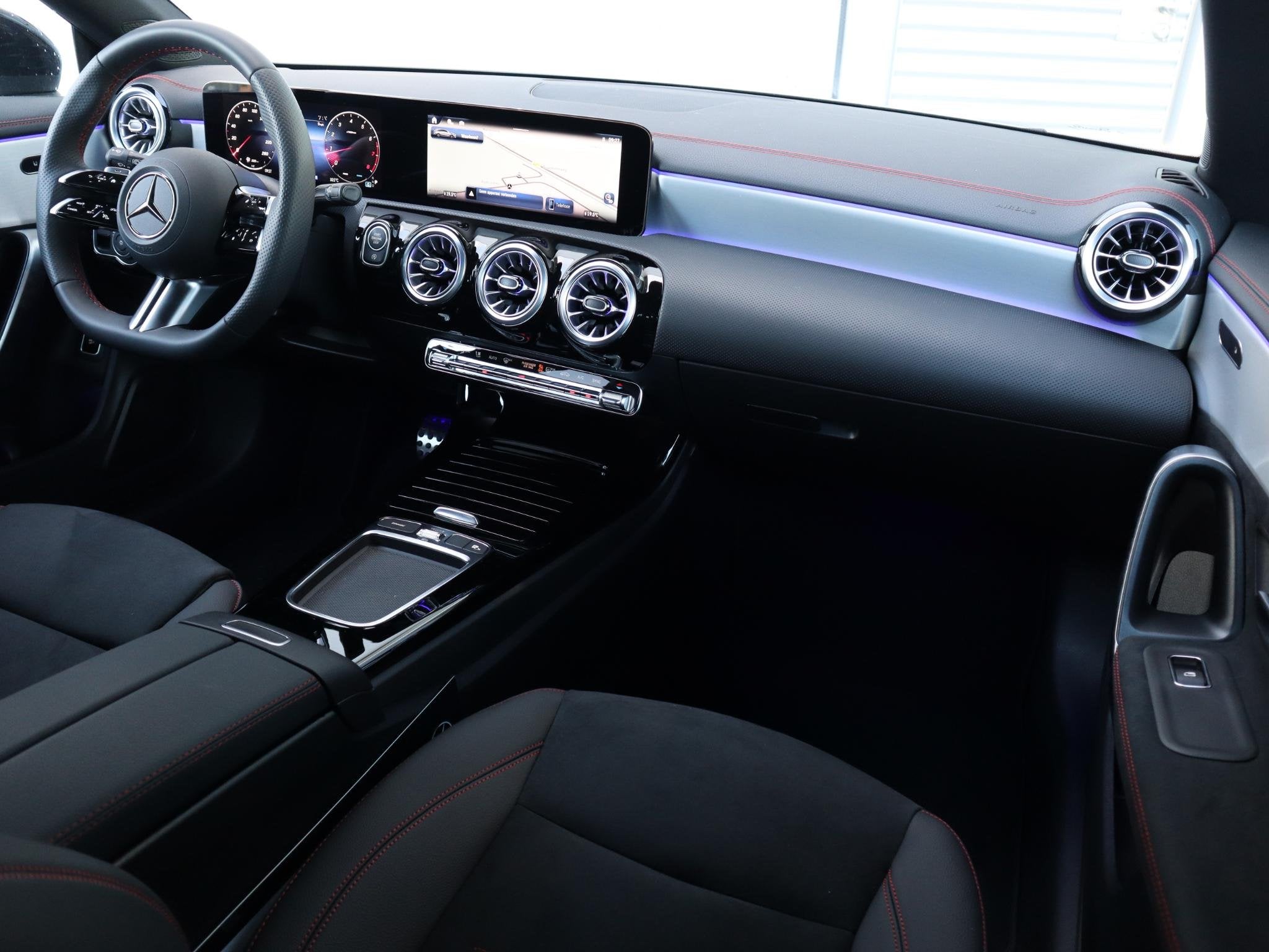 Mercedes-Benz CLA-klasse Shooting Brake 180 Star Edition AMG, CLA, 4 cilinders, Origineel Nederlands, Zilver of Grijs