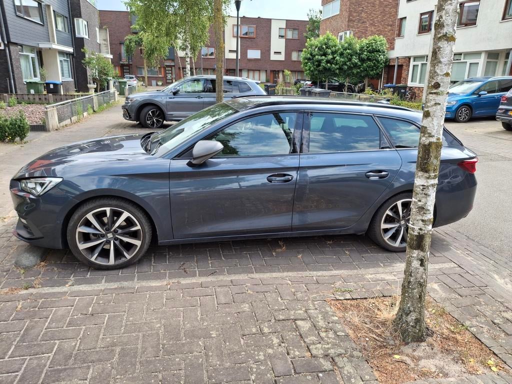 Gevraagd Seat Leon fr model 2020 1/43, Ophalen of Verzenden, Auto, Overige merken