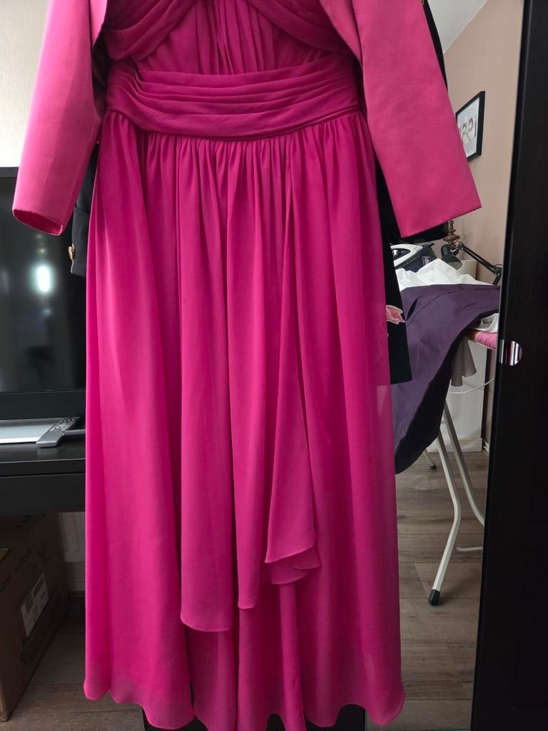Fuchsia Galajurk Maat 38/40 met Sjaal, Hoepel jasje en Pumps, Maat 38/40 (M), Galajurk, Ophalen of Verzenden, Roze