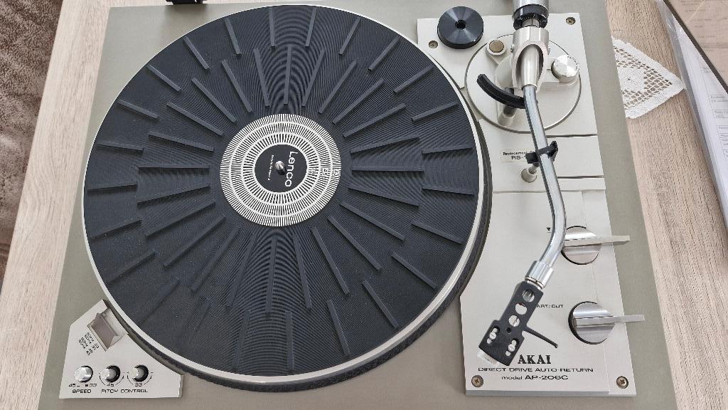 Akai platenspeler model AP-206c, Ophalen, Akai