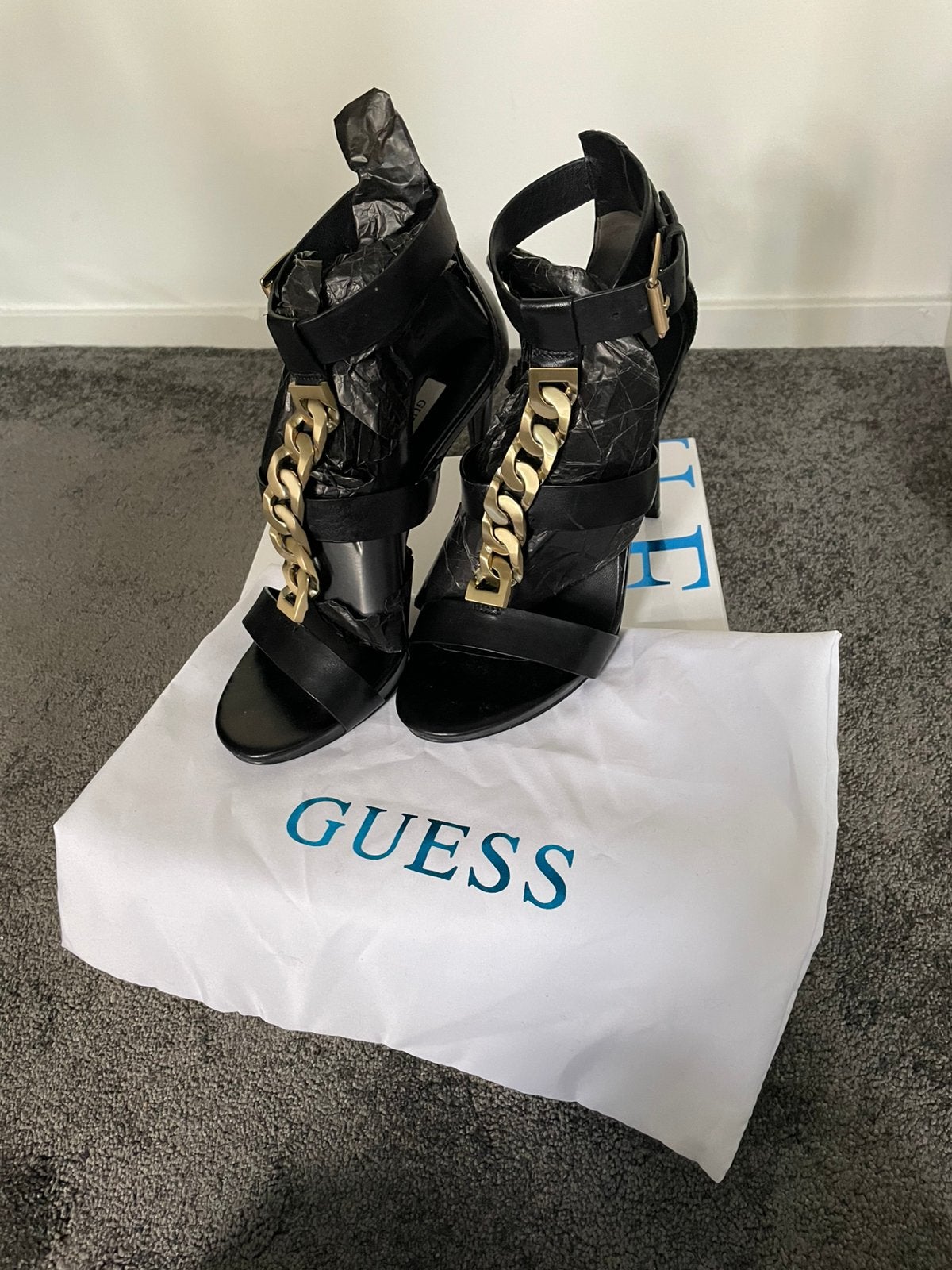Guess pumps maat 38., Pumps, Zwart, Ophalen of Verzenden, Zo goed als nieuw