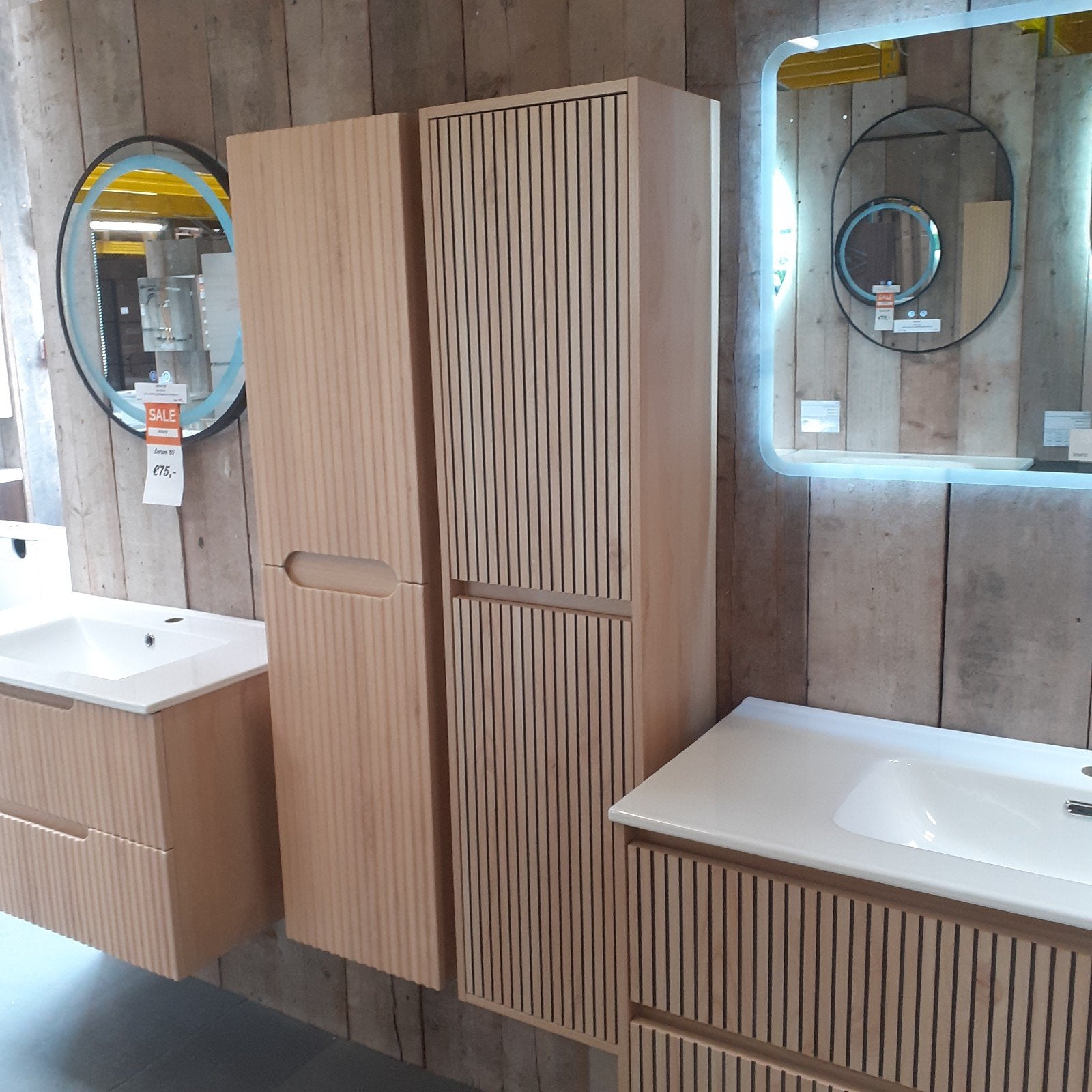 NIEUW! Kolomkast, licht eiken, ribbel structuur, Laro 140, Ophalen of Verzenden, Nieuw