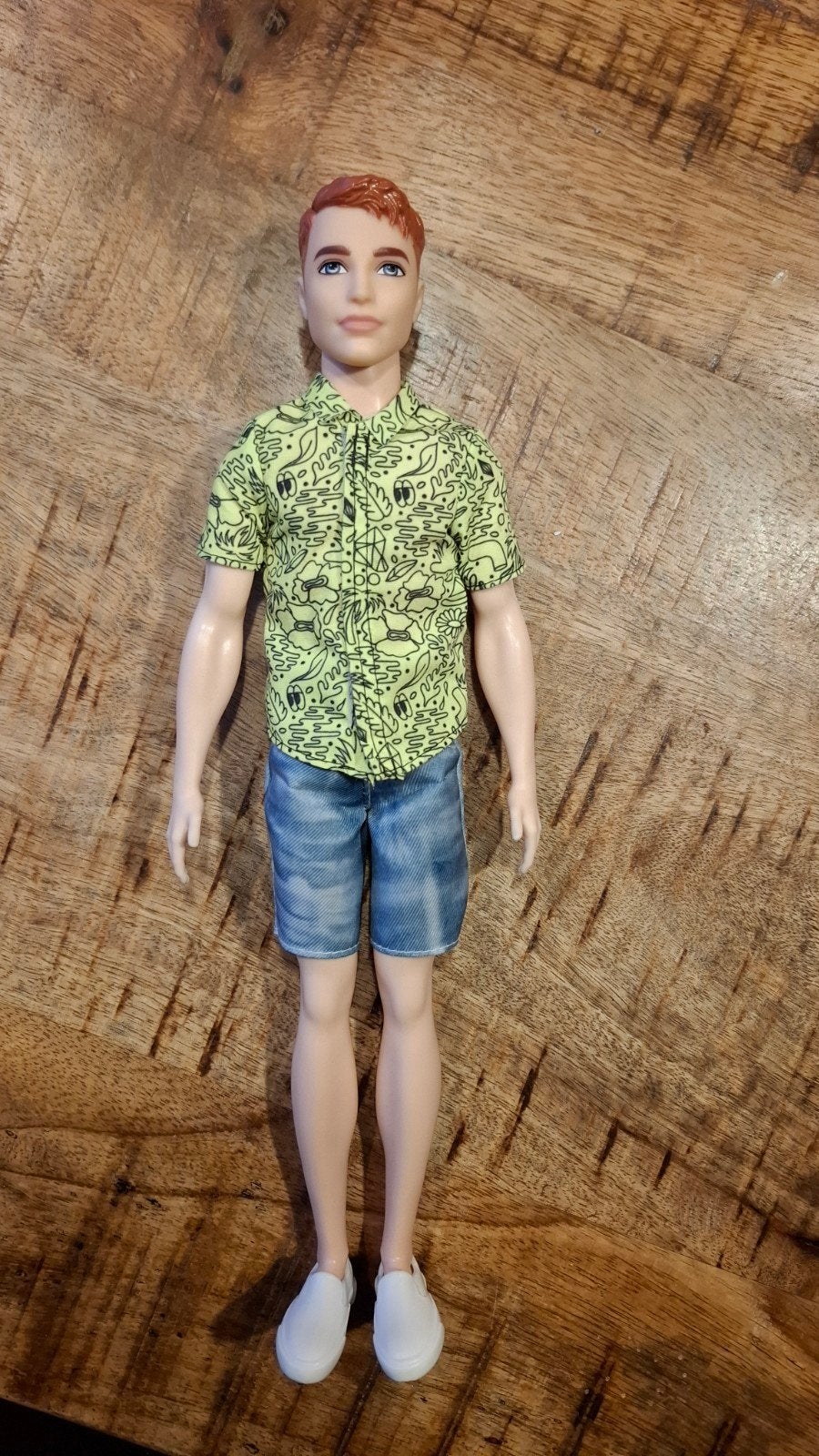 barbie Ken pop met zomerse outfit - Zo goed als nieuw, Ophalen of Verzenden, Zo goed als nieuw, Barbie