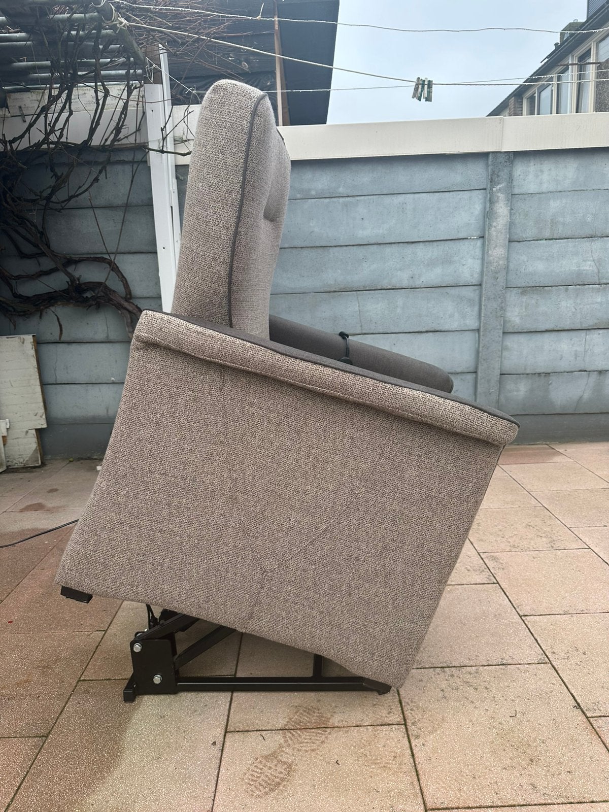 Sta op stoel merk doge, Huis en Inrichting, Minder dan 75 cm, Ophalen of Verzenden, Zo goed als nieuw, Stof