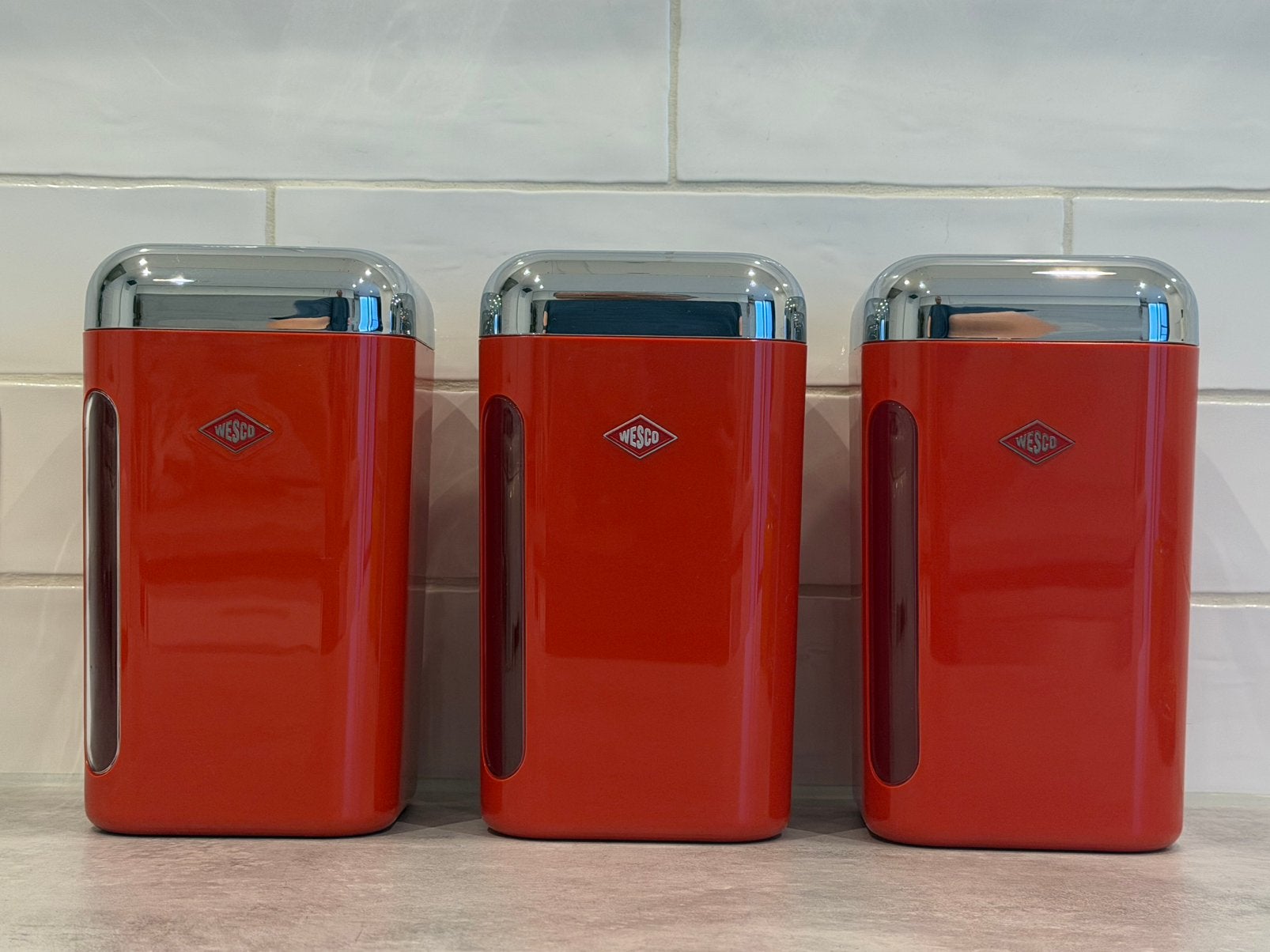 Wesco voorraadbussen, vierkant. Rood. Drie stuks., Huis en Inrichting, Kunststof, Ophalen of Verzenden, Zo goed als nieuw, Voorraadpot