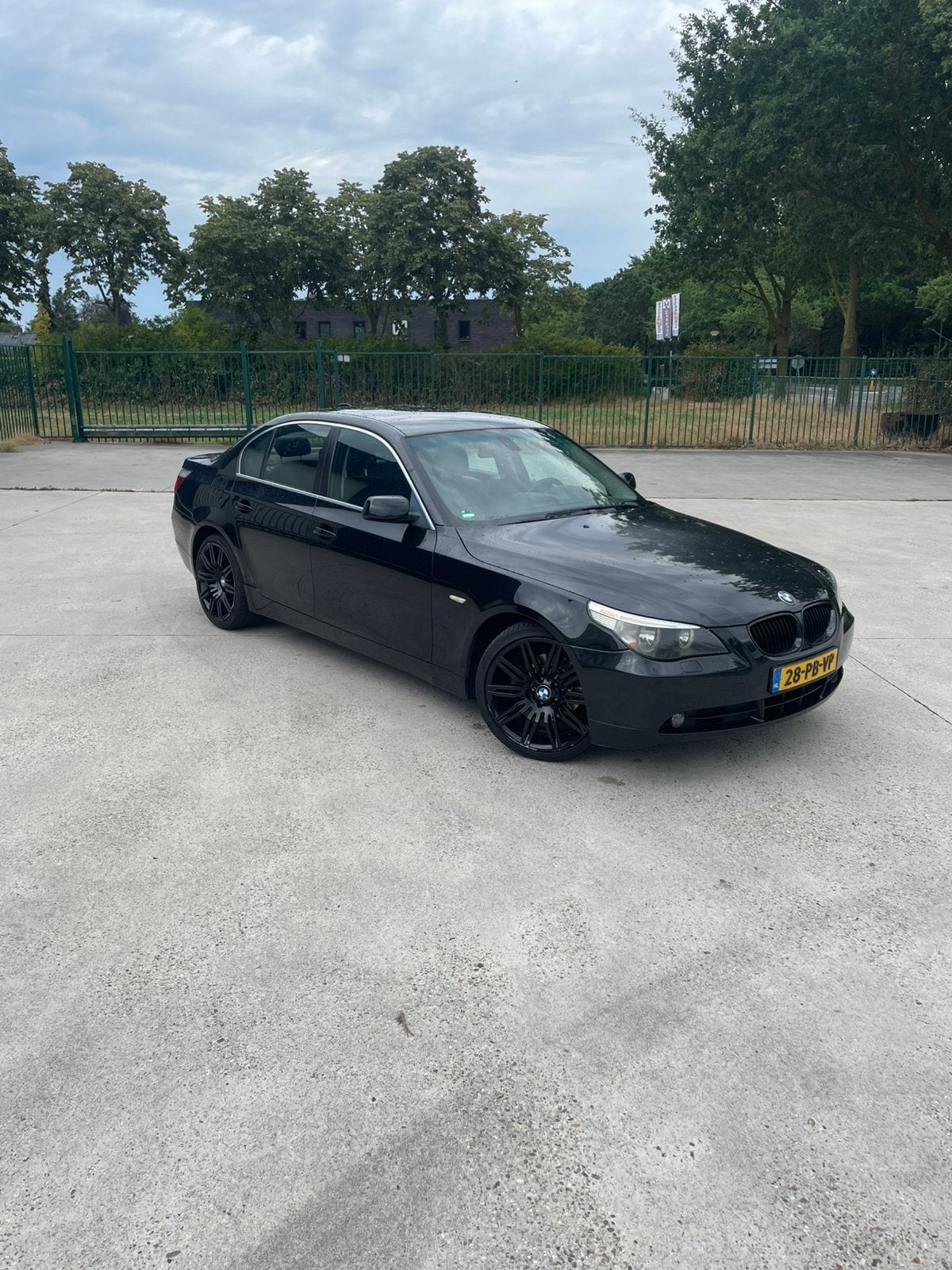 BMW 5-Serie 2.5 I 525i AUT 2004 Zwart 19 inch breedset, Automaat, Achterwielaandrijving, 2000 kg, Zwart