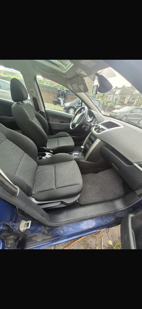 Foto 12 van Peugeot 207 1.6 16V SW AUT 2008 Blauw