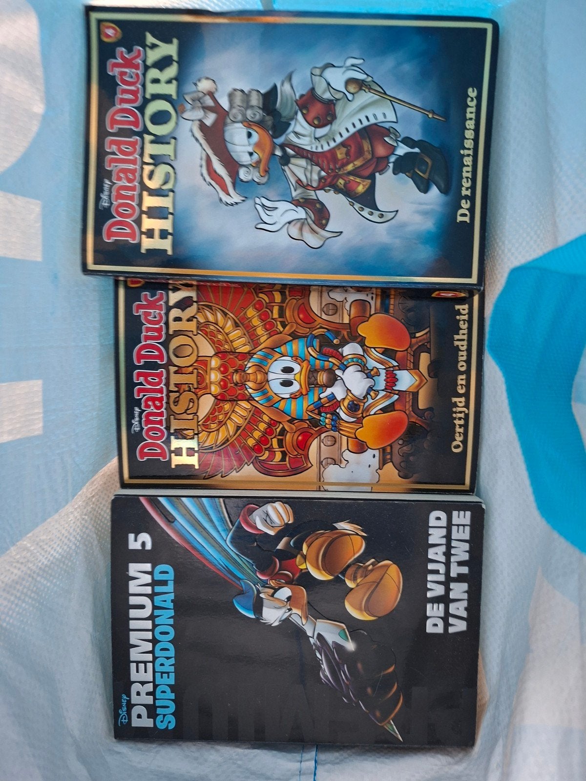 Donald Duck History & Premium Superdonald stripboeken, Boeken, Stripboeken, Ophalen of Verzenden, Zo goed als nieuw