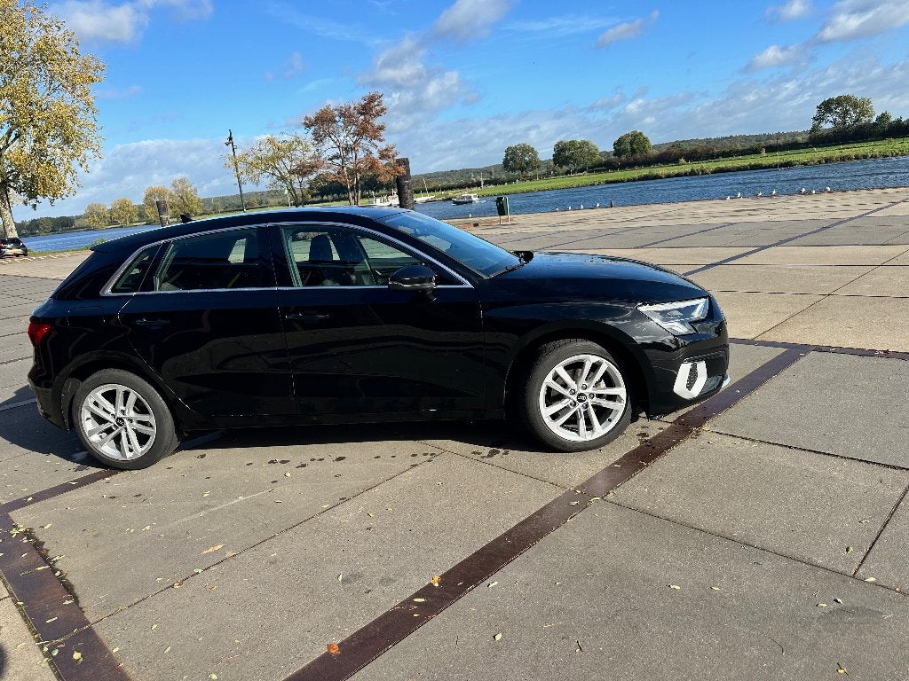 Audi A3 30 Tfsi 110pk S-tronic 2021 Zwart, Geheel digitaal combi-instrument, Stof, Zwart, Zwart