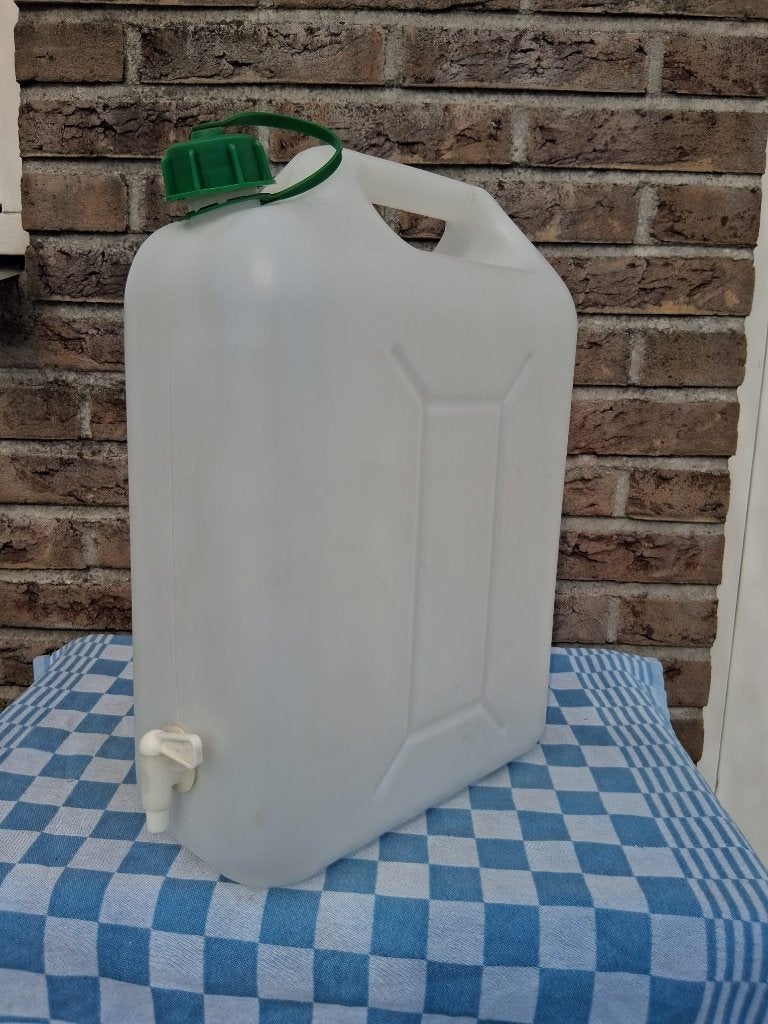 Jerrycan 10 liter, Ophalen of Verzenden, Gebruikt