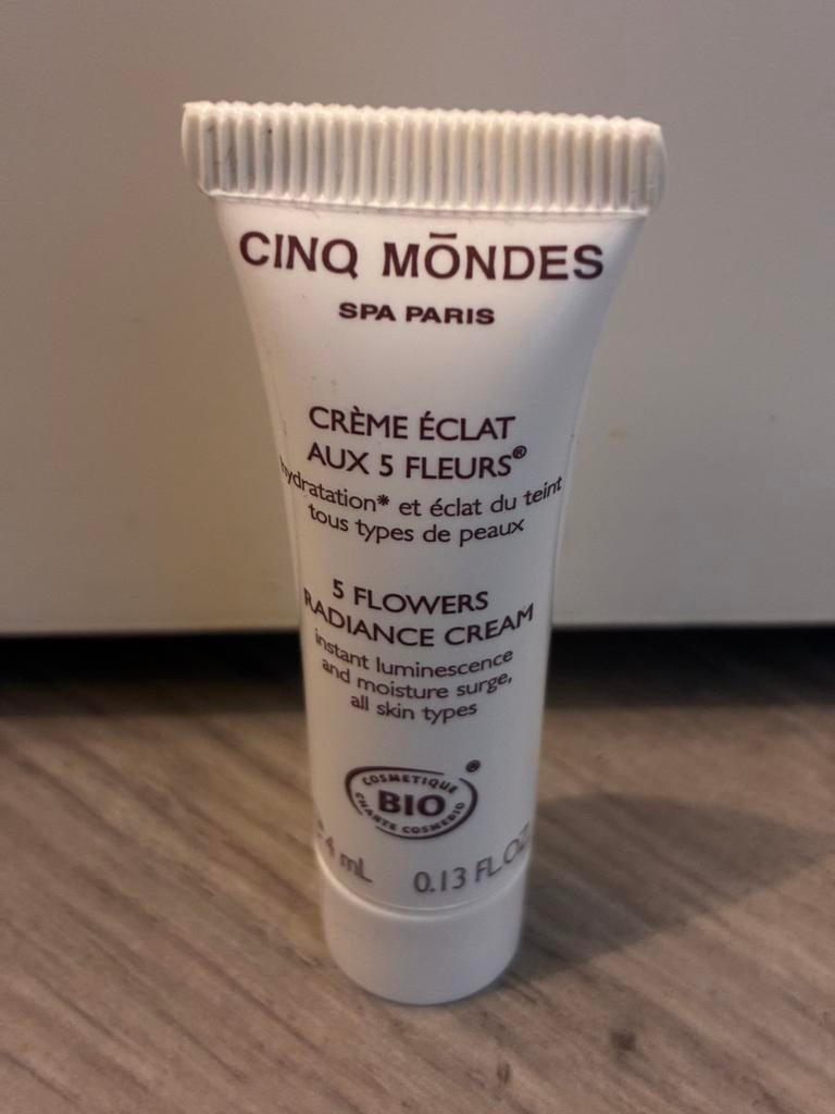 Cinq Mondes 5 flowers radiance cream 4 ml, Ophalen of Verzenden, Nieuw, Gehele gezicht, Verzorging
