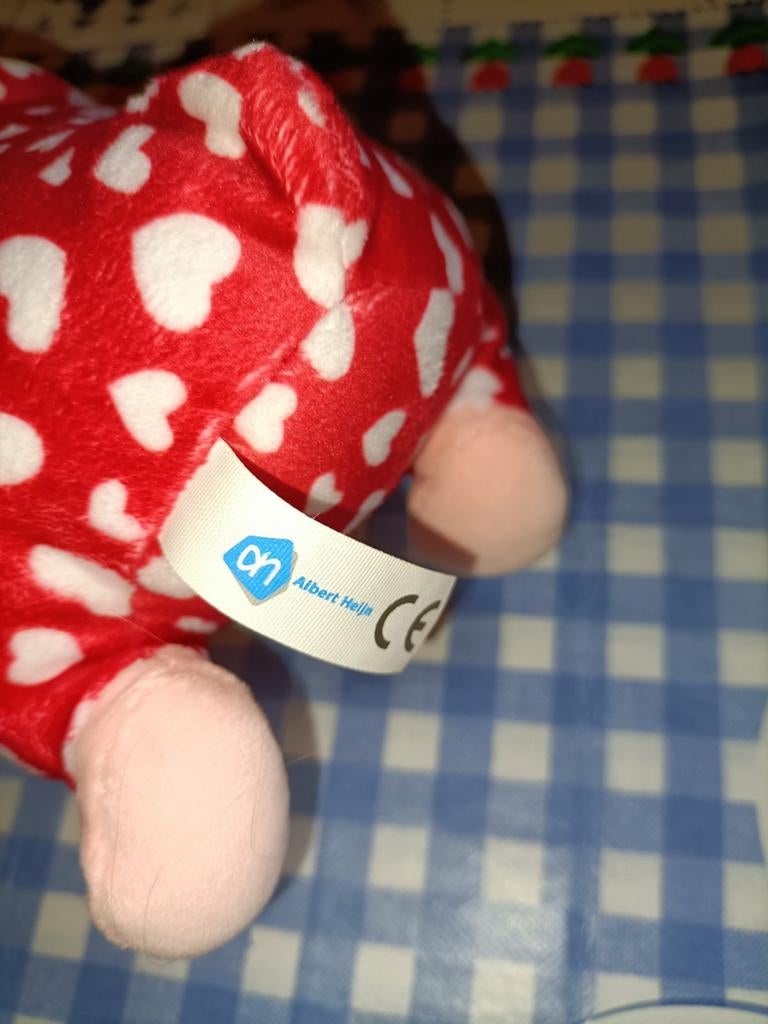 AH hamster Valentijn knuffel met hartjes onesie 22 cm groot, Ophalen of Verzenden, Zo goed als nieuw, Overige typen