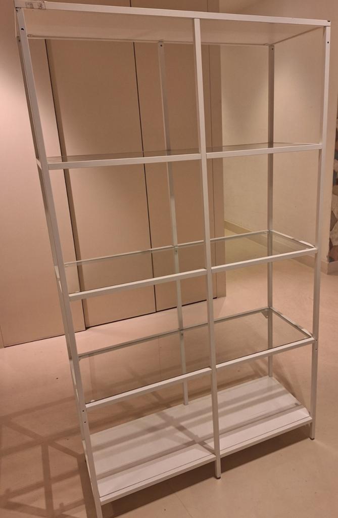Vittsjo vitrine kast wit ikea, Ophalen, Zo goed als nieuw