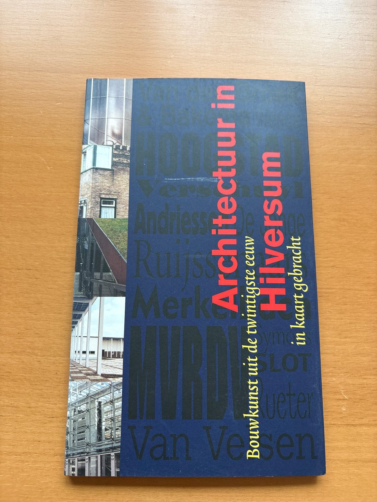 Architectuur in Hilversum: Bouwkunst 20e eeuw, Boeken, Ophalen of Verzenden, Gelezen, Architectuur algemeen