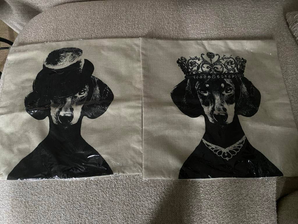2 Nieuwe Kussenhoezen Teckel Hond 43,5x42 cm, Ophalen of Verzenden, Nieuw, Overige kleuren, Rechthoekig