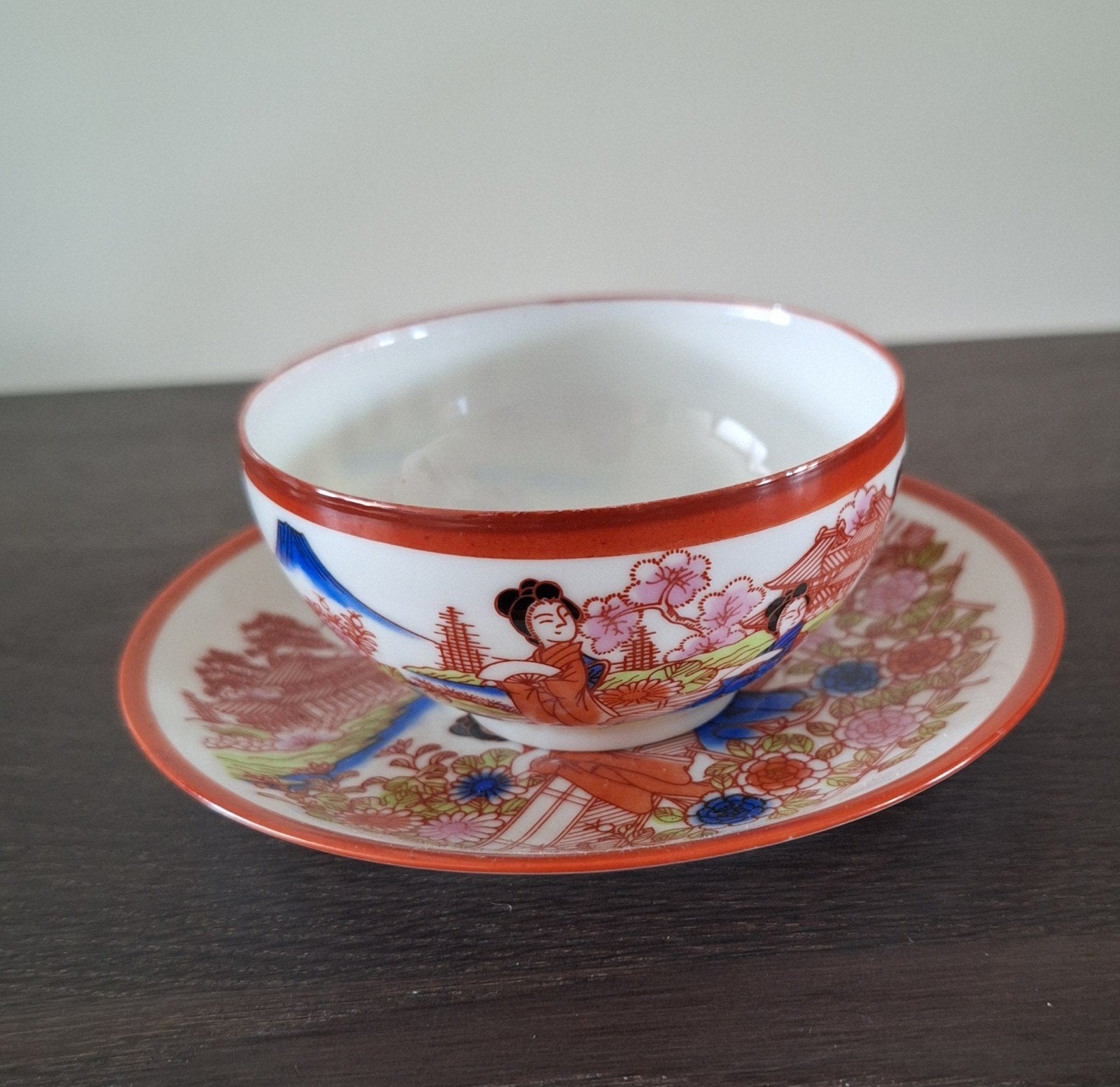 Vintage Japanse theekop en schotel met Geisha decor, Antiek en Kunst, Antiek | Servies los, Ophalen of Verzenden