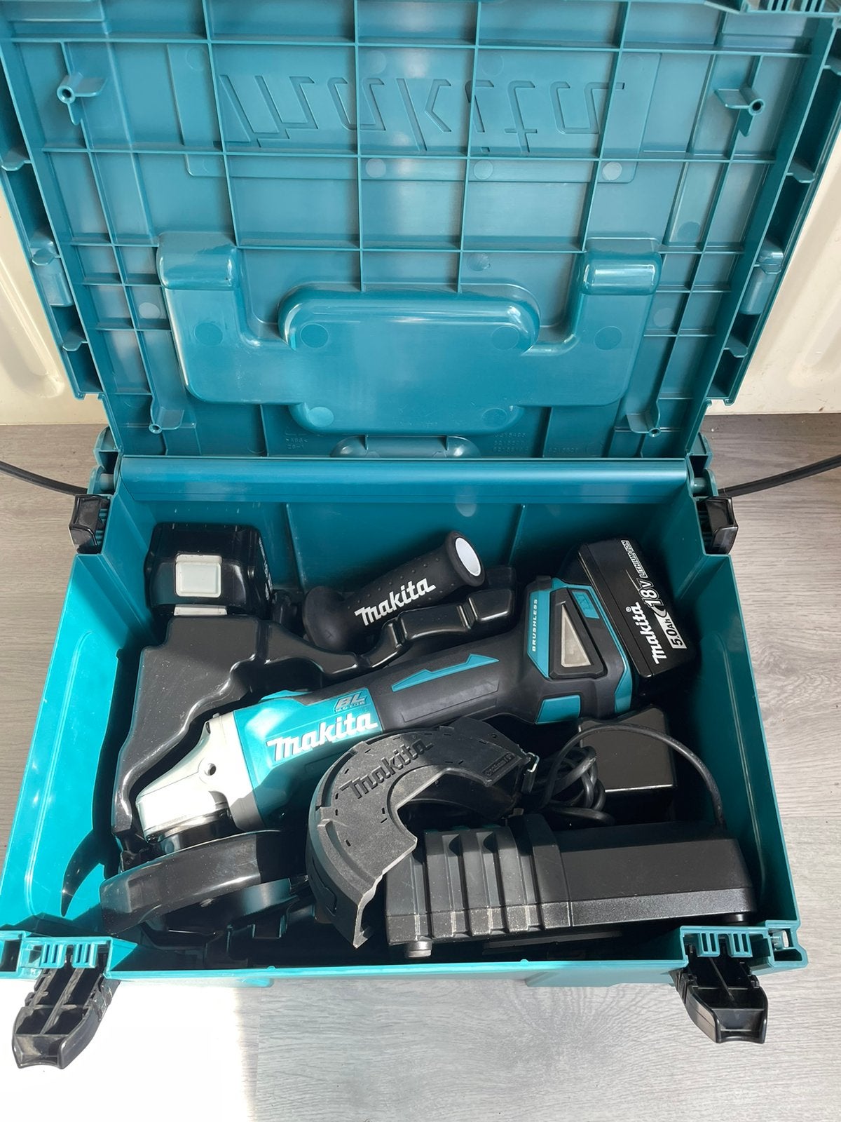 Makita DGA504 set, Ophalen, Zo goed als nieuw, 1000 watt of meer, Haakse handslijpmachine