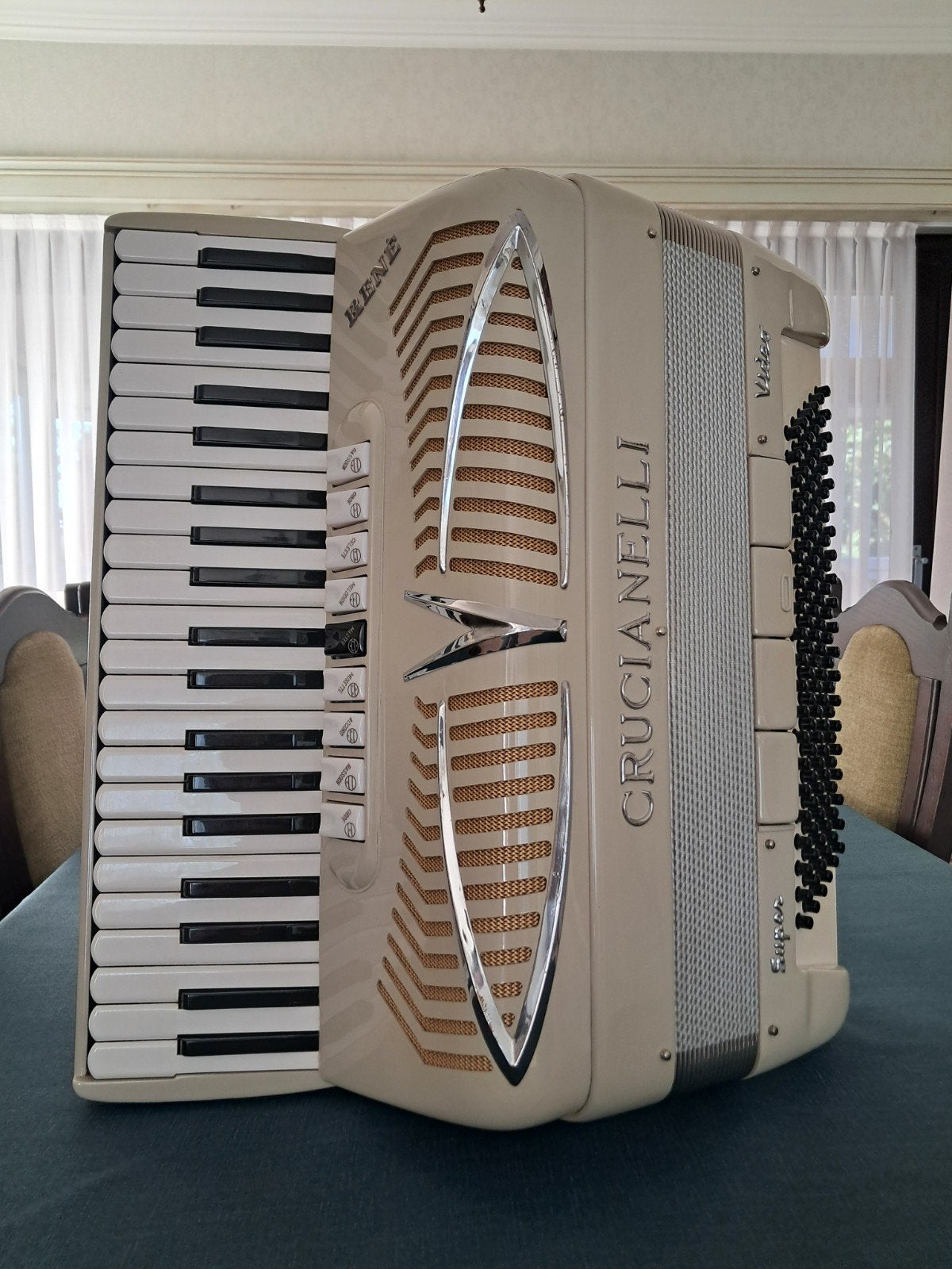 accordeon Crucianelli Super Video, Muziek en Instrumenten, Ophalen, Zo goed als nieuw, 120-bas, Overige merken
