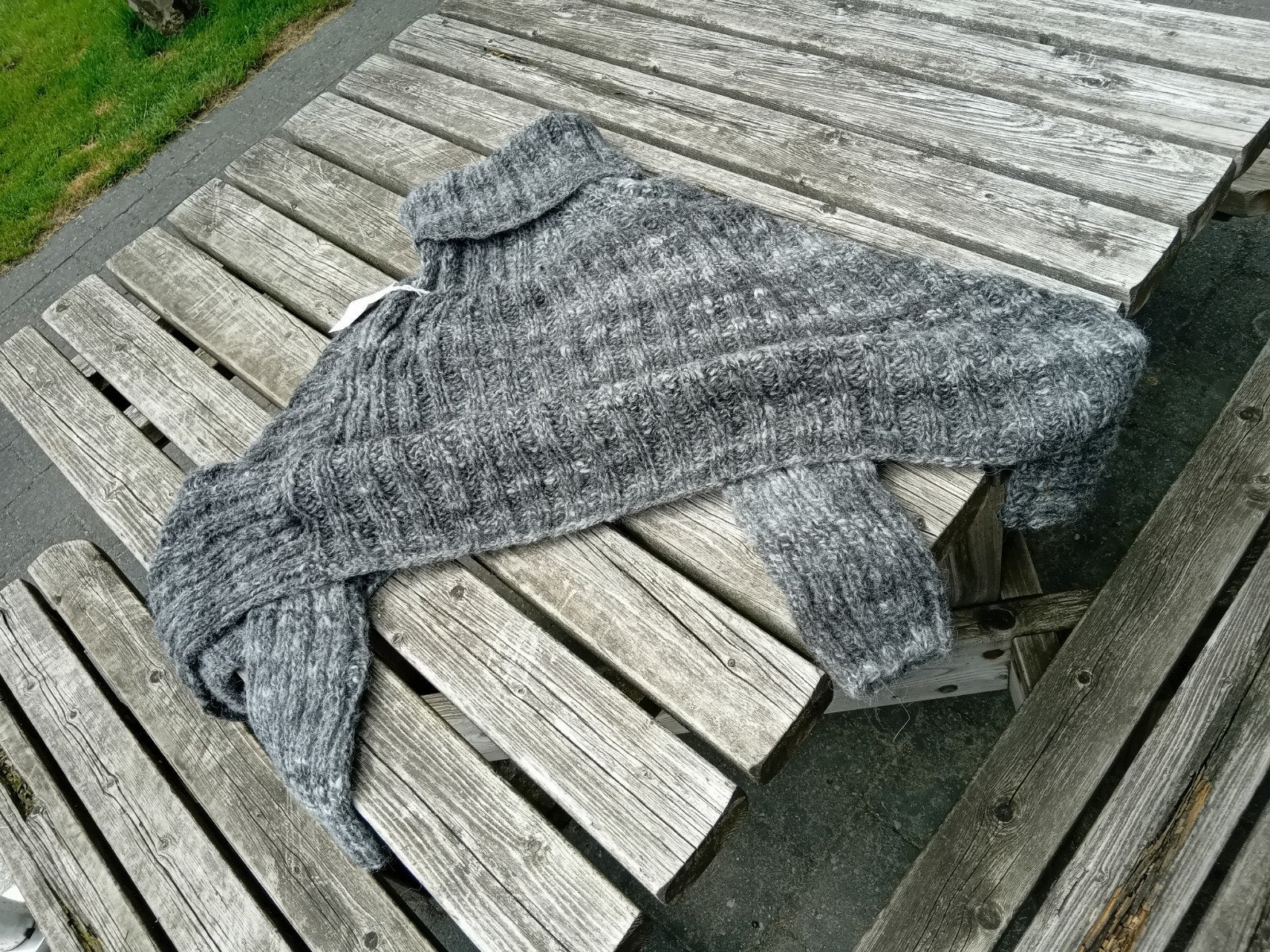 Handgemaakte grijze alpaca wollen poncho trui - Maat L, Ophalen of Verzenden