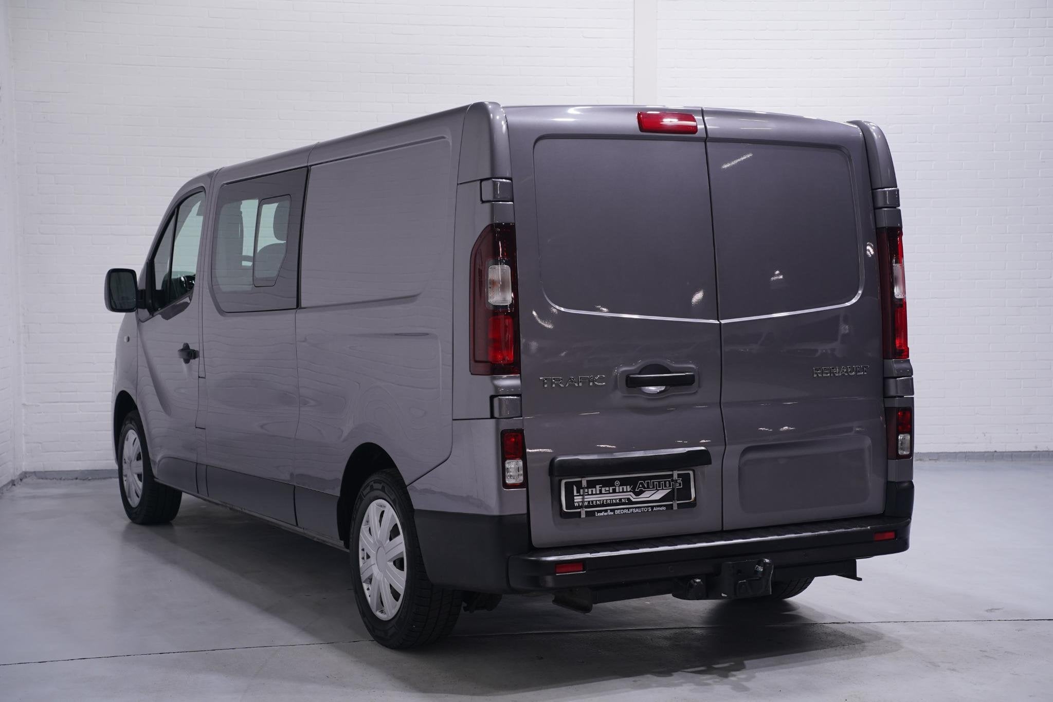 Renault Trafic 1.6 dCi 125 pk Dubbel Cabine L2 Navi, Trekhaa, Voorwielaandrijving, Gebruikt, 2000 kg, Automatische klimaatregeling