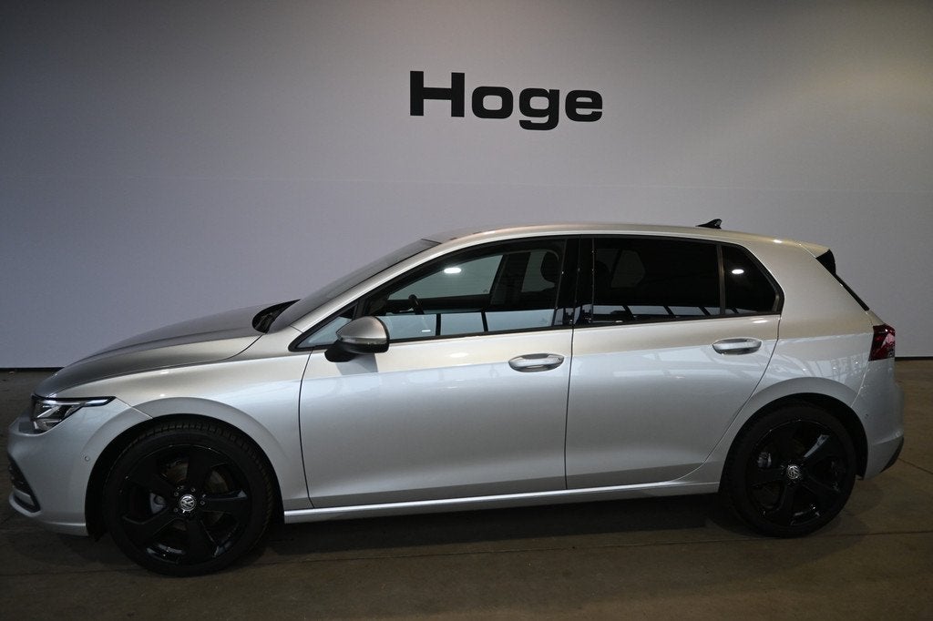 Volkswagen Golf 1.5 eTSI R-Line Automaat Clima Carplay Cruis, 4 cilinders, Bedrijf, 1500 kg, 5 stoelen