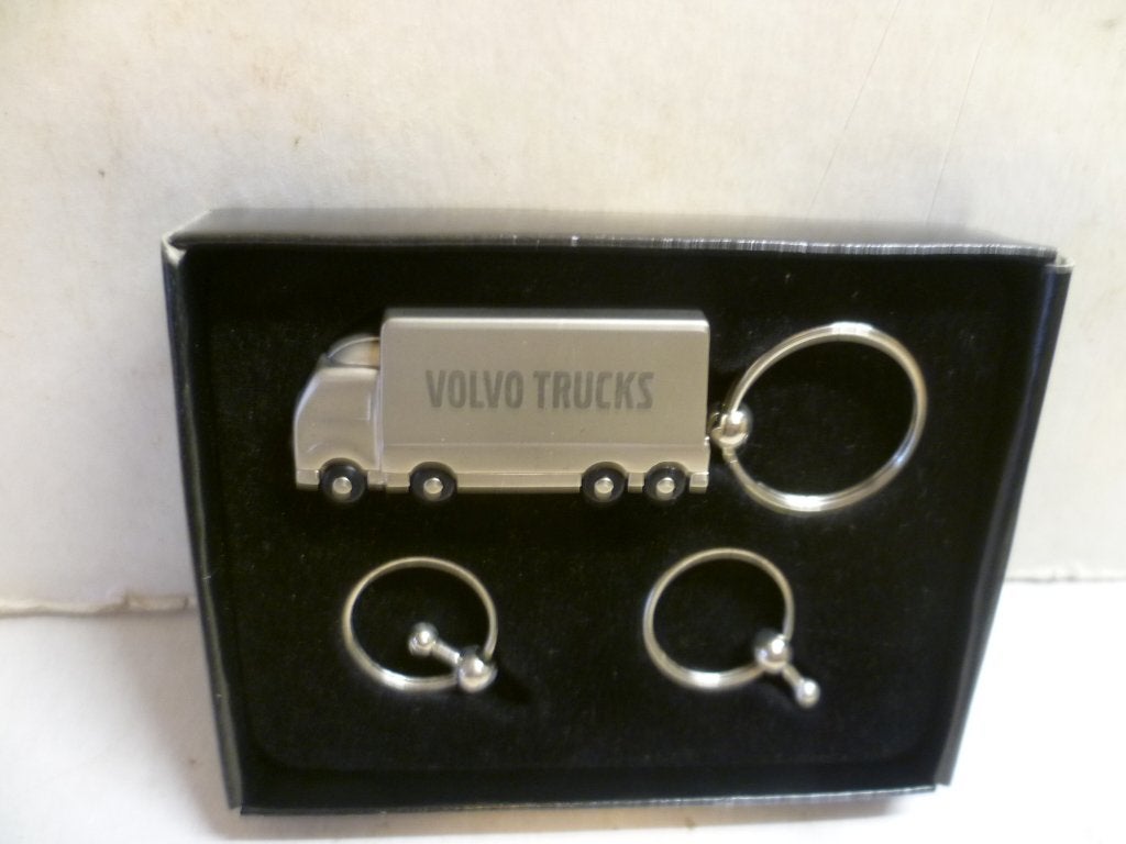 Volvo Truck sleutelhanger in doosje 4,5cm lang modelauto., Ophalen of Verzenden, Nieuw, Bus of Vrachtwagen