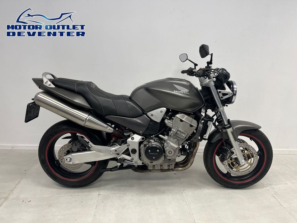 Mooie HONDA CB 900f Hornet (bj 2002), Motoren, Motoren | Honda, HONDA, 4 cilinders, Motorrijbewijs A, Bedrijf