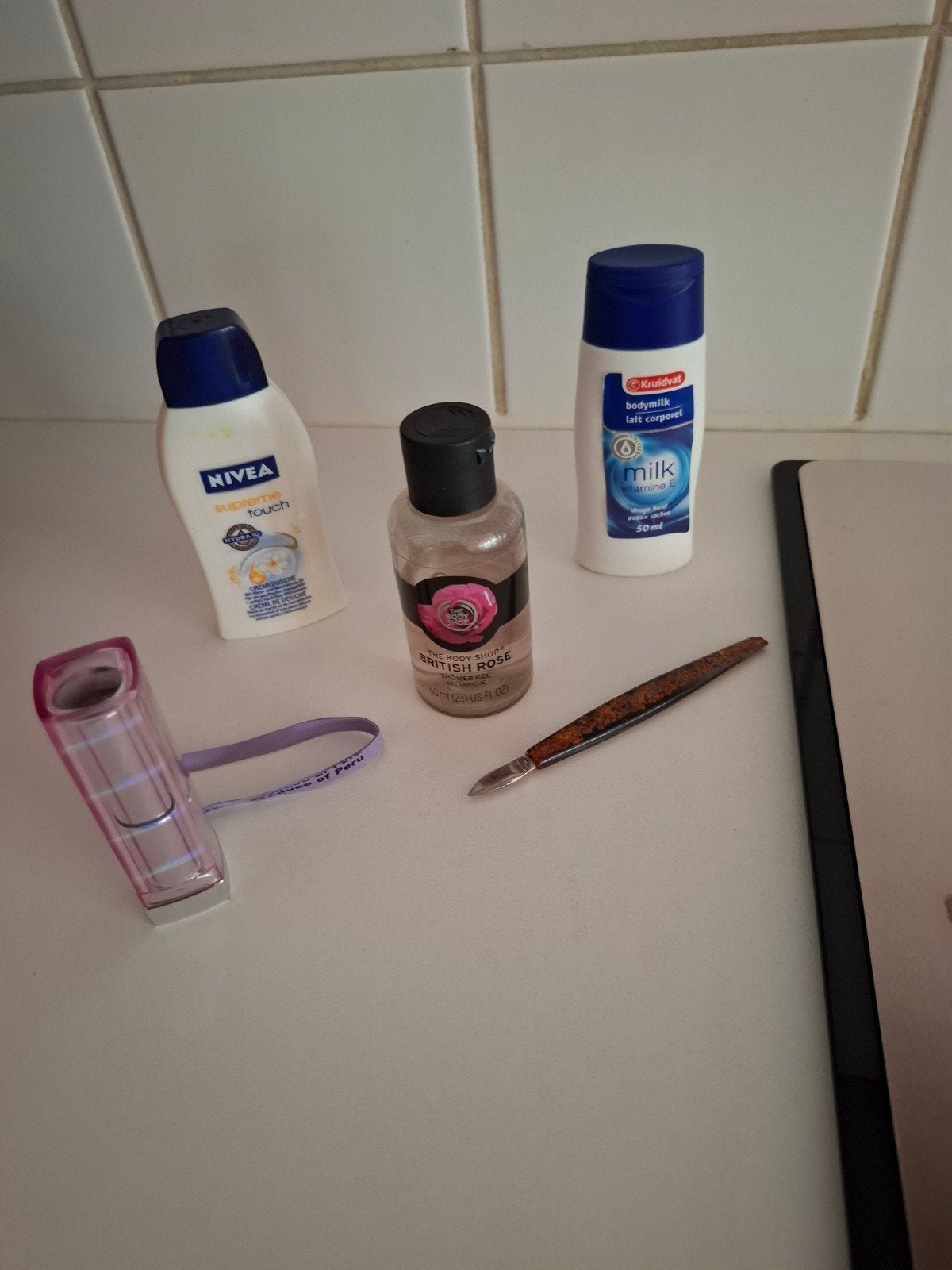 doucheschuim,bodymilk etc. alles samen 2 euro, Overige kleuren, Gehele gezicht, Nieuw, Ophalen of Verzenden