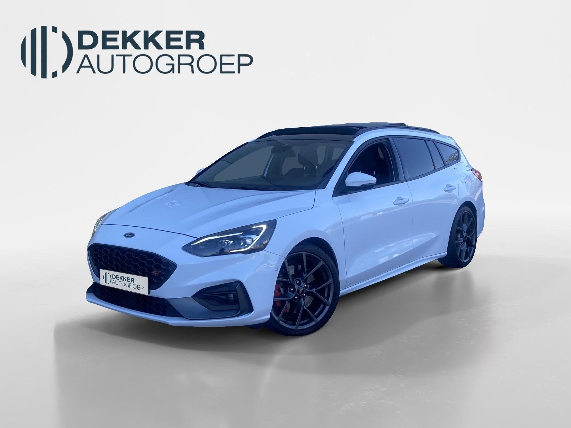 Ford Focus 2.3 EcoBoost ST-3 Performance 280 pk Performance, Auto's, Gebruikt, 4 cilinders, Automatische klimaatregeling, Leder en Stof
