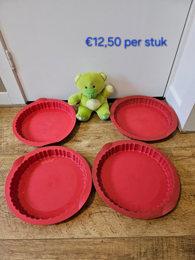 Tupperware multiflex vorm vlaaivorm rood, Huis en Inrichting, Keuken | Tupperware, Gebruikt, Overige typen, Rood, Ophalen of Verzenden
