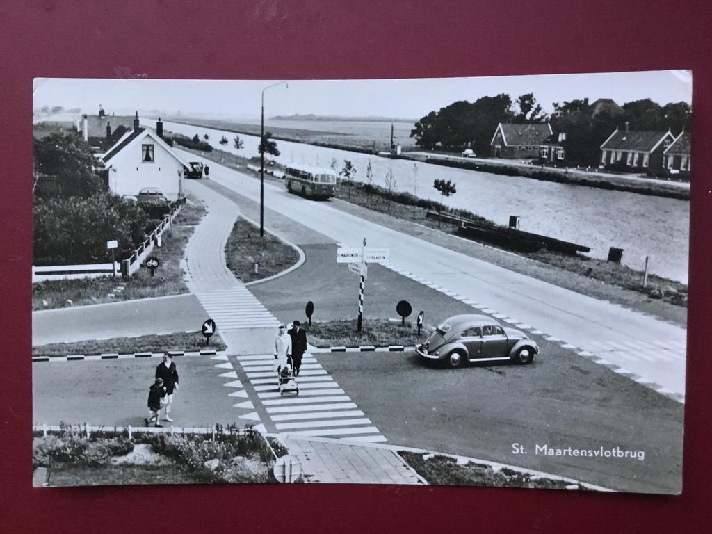 Oude ansichtkaart St. Maartensvlotbrug met VW kever, Ophalen of Verzenden, 1960 tot 1980, Gelopen, Noord-Holland
