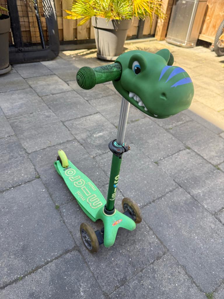 Micro Mini Step - Groen (met dino/haai kop), Ophalen of Verzenden, Gebruikt, Gewone step