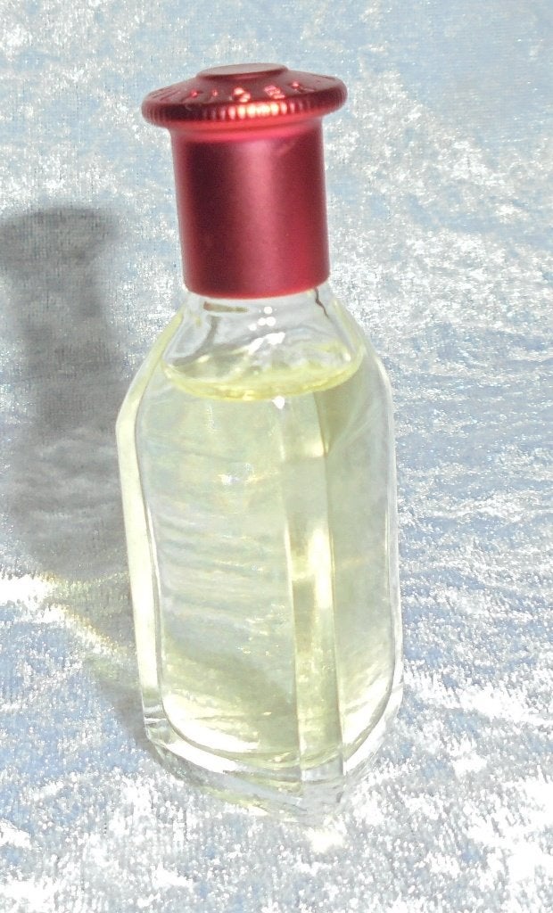 Parfum miniatuur - Tommy hilfiger red, Verzamelen, Ophalen of Verzenden, Zo goed als nieuw, Miniatuur, Gevuld