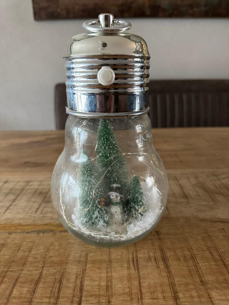 Lamp met kerstdecoratie en verlichting, Huis en Inrichting, Woonaccessoires | Stolpen, Ophalen of Verzenden, Zo goed als nieuw