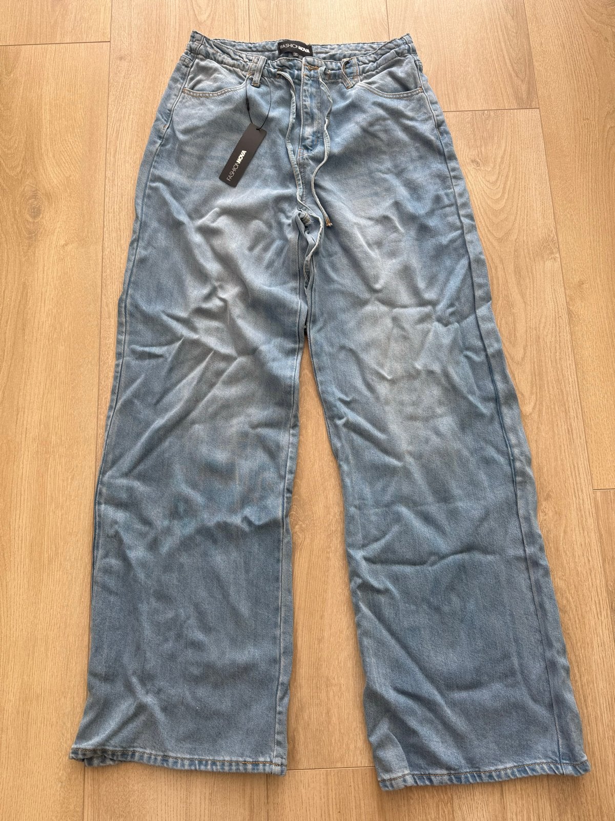 Fashion Nova Wide Leg Jeans met strik, Ophalen of Verzenden, Nieuw, Blauw, W28 - W29 (confectie 36)