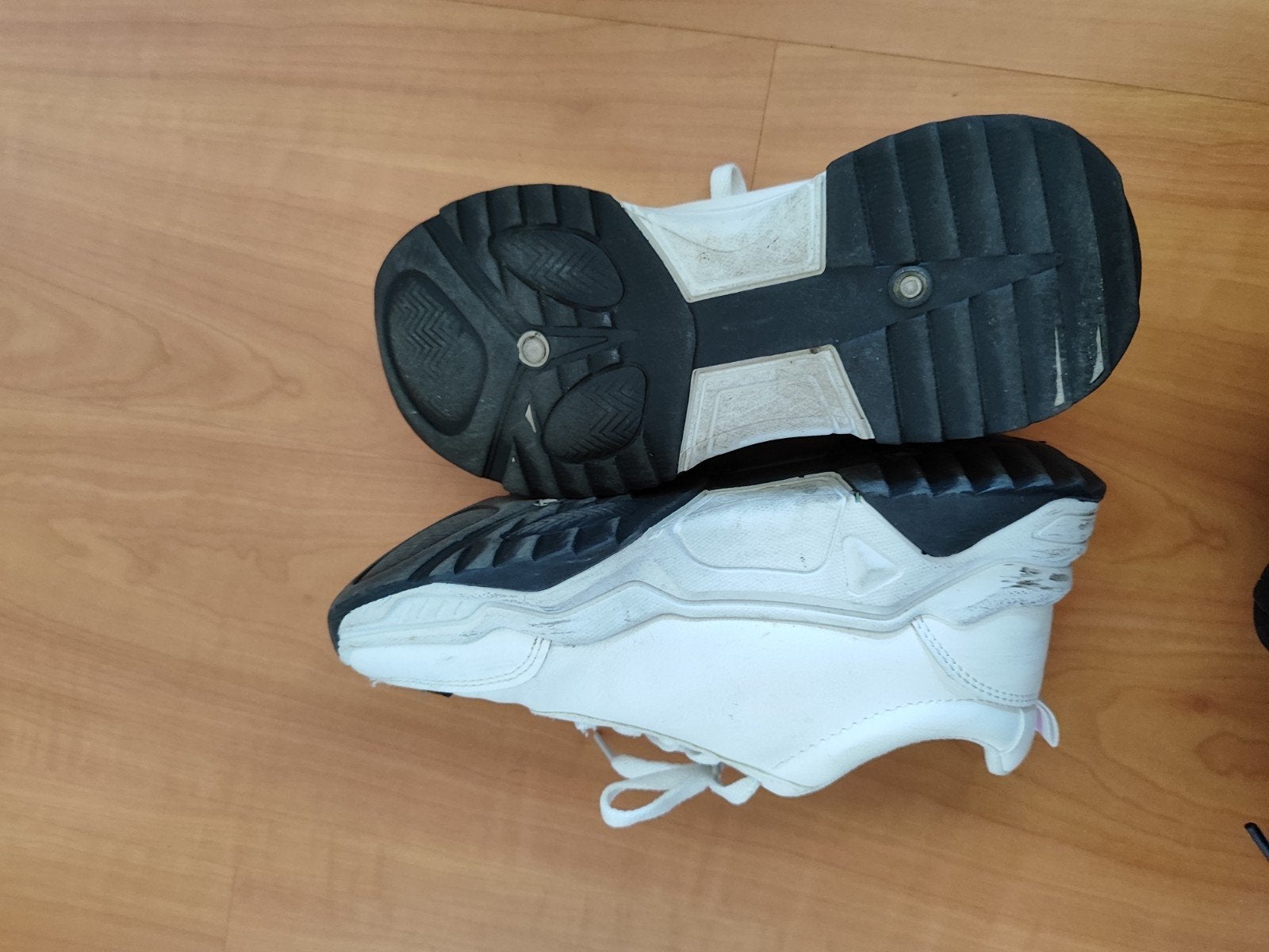 Witte schoenen, Kleding | Dames, Wit, Ophalen of Verzenden, Gedragen, Merkloos