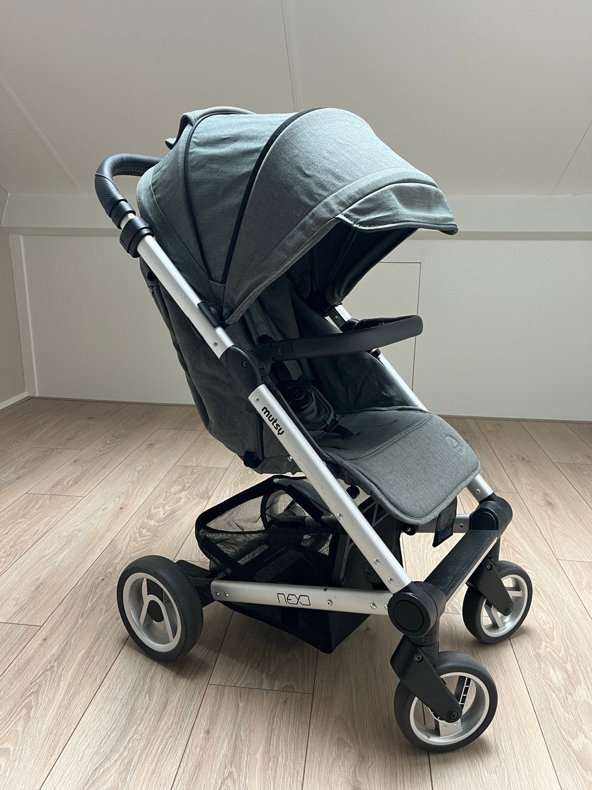 Mutsy Nexo Buggy - Lichtgewicht en Compact, Kinderen en Baby's, Buggy's, Ophalen, Gebruikt, Overige merken, Verstelbare rugleuning
