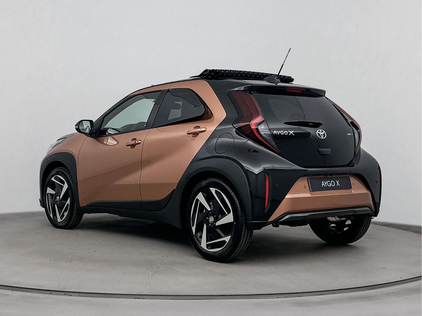 Toyota Aygo X Hybrid 115 envy (bj 2026, automaat), 12 maanden, Overige kleuren, 4 stoelen, 1490 cc