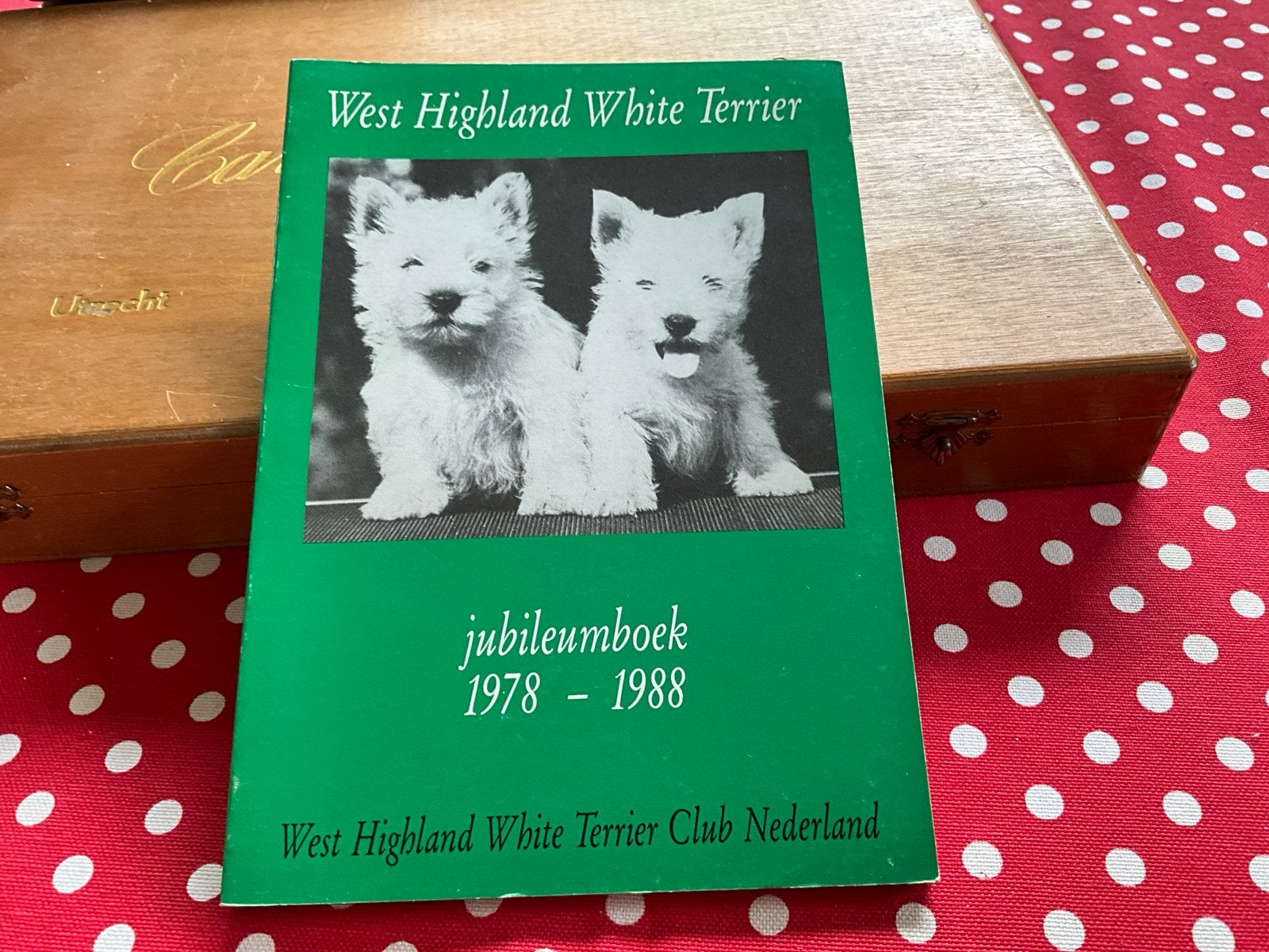 Jubileumboek West Highland White Terrier Club Nederland, Ophalen of Verzenden, Gelezen, Honden