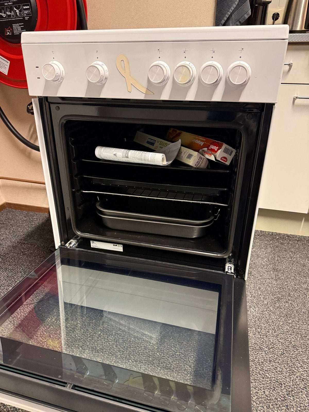 Beko elektrisch fornuis, Witgoed en Apparatuur, Ophalen, Grill, 4 kookzones, Zo goed als nieuw