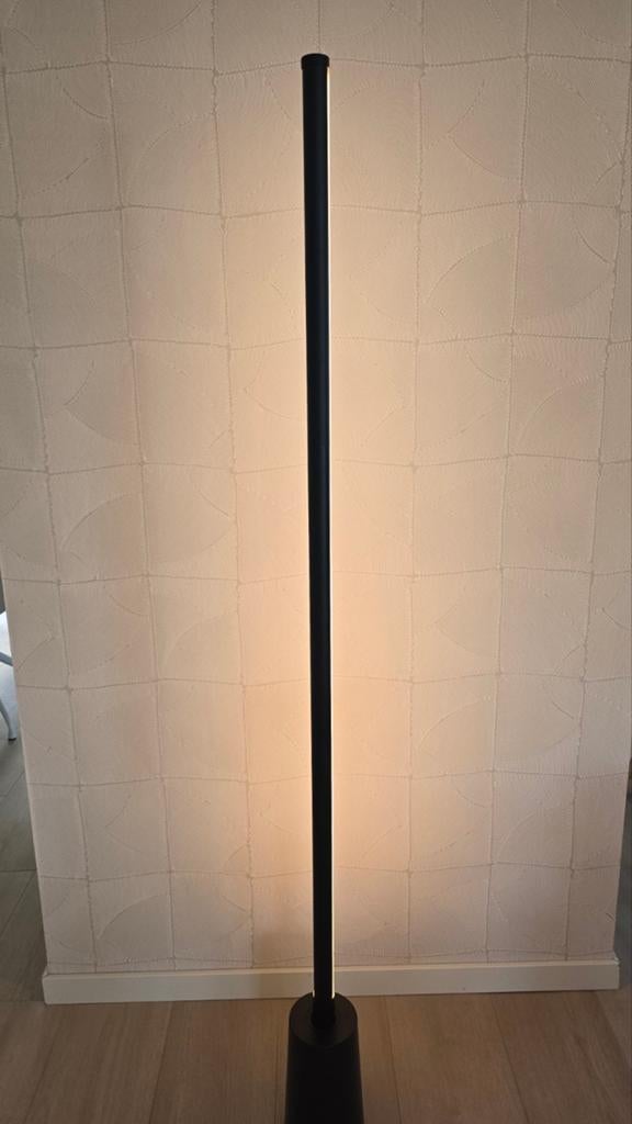IKEA OBEGRÄNSAD Staande Lamp - 3 Lichtsterktes, Ophalen, Zo goed als nieuw, Modern, minimalistisch, Metaal