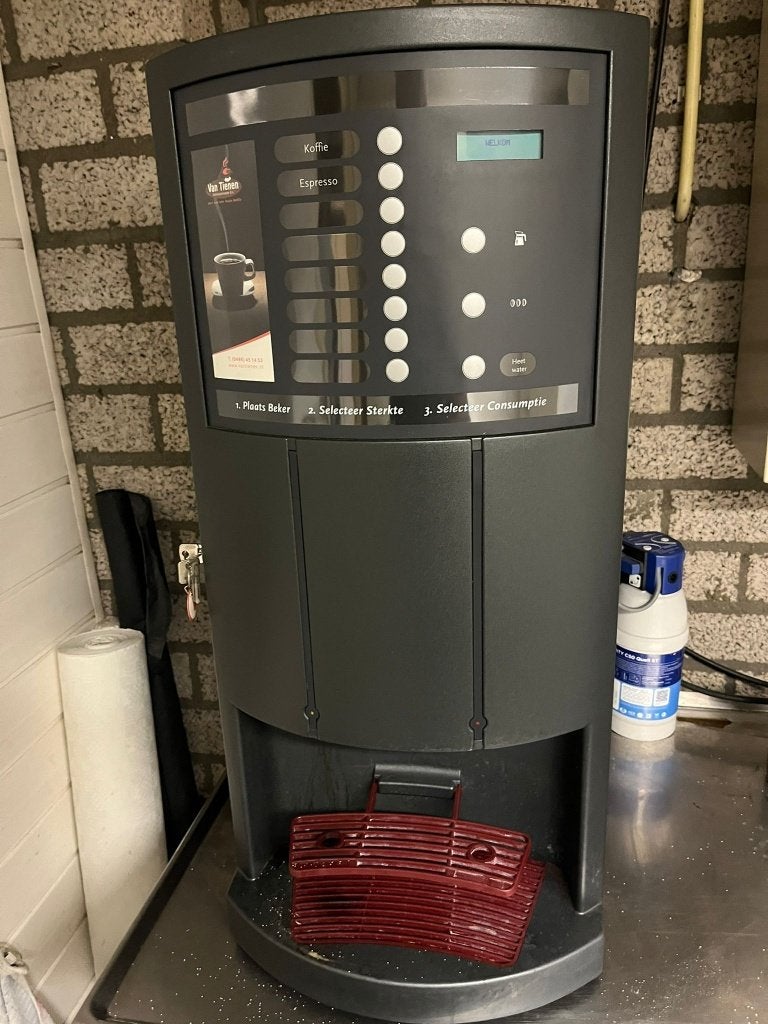 koffiemachine (van Tienen), Ophalen, Gebruikt, 10 kopjes of meer, Koffiemachine